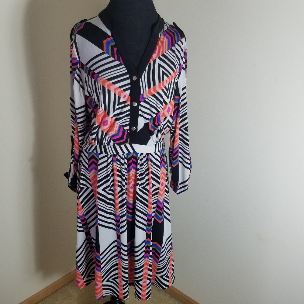 NY Collection Colorful patterned V-neck Dress